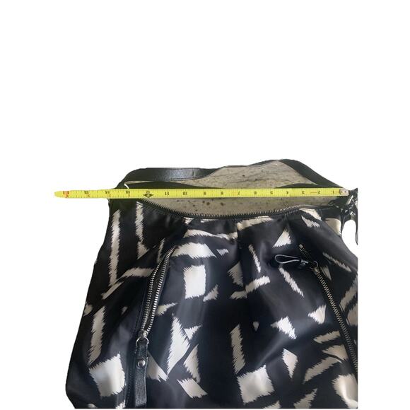 VINCE CAMUTO BLACK NYLON Large PURSE With TASSLE - Picture 2 of 7